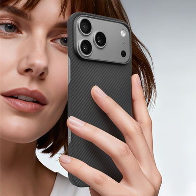 Maßgeschneiderte Aramid-Carbonfaser-Handyhülle mit Metallrahmen für iPhone 17 Pro Max